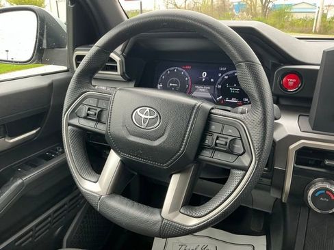 Used 2024 Toyota Tacoma TRD Off-Road image 22