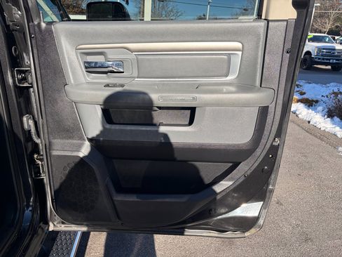 Used 2016 RAM 3500 Big Horn image 40