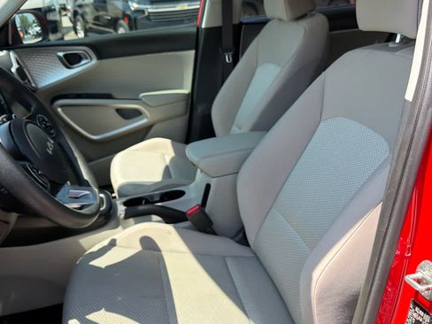 Used 2022 Kia Soul LX w/ Technology Package FWD image 12