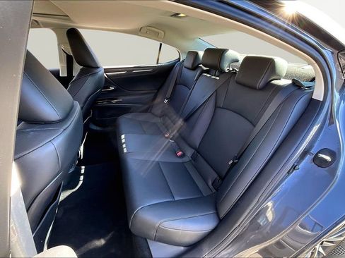 Used 2024 Lexus ES 350 w/ Premium Package image 18