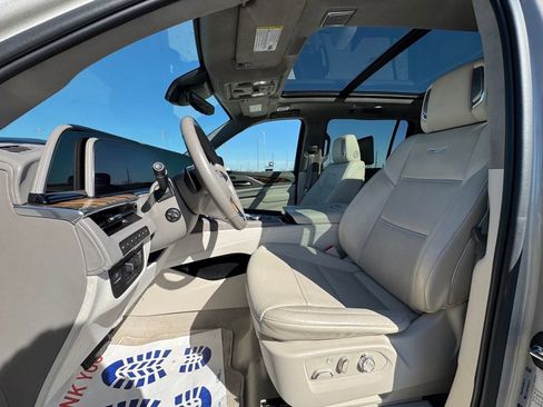 Certified 2021 Cadillac Escalade ESV Premium Luxury Platinum w/ Heavy-Duty Trailer Package image 27