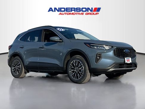 New 2026 Ford Escape SE w/ Class II Trailer Tow Package image 1