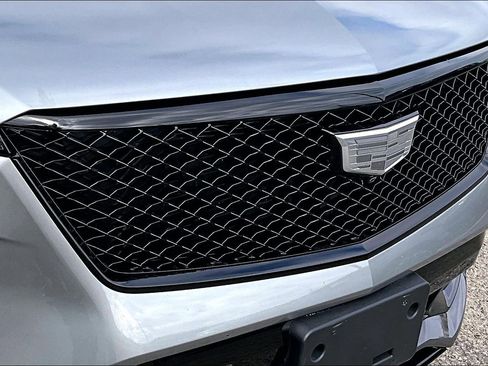 Used 2024 Cadillac XT4 Sport image 29