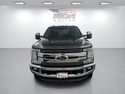 Used 2019 Ford F250 Lariat w/ Chrome Package image 2