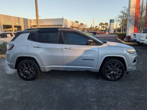 Used 2025 Jeep Compass Limited w/ High Altitude Package image 3