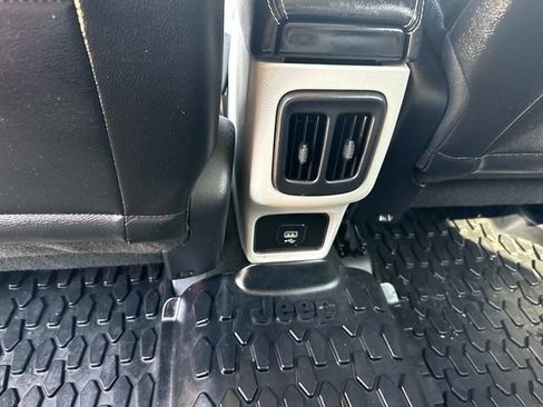 Used 2021 Jeep Compass Latitude AWD/4WD image 18