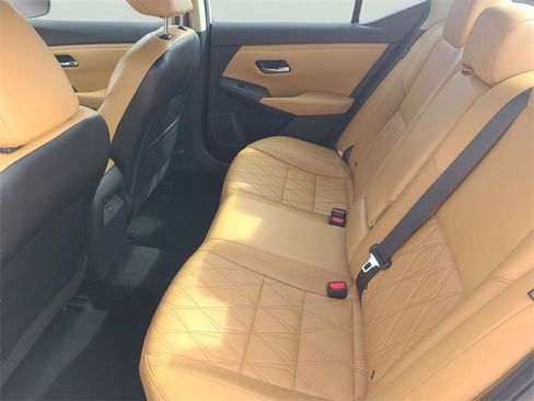 Used 2021 Nissan Sentra SV w/ SV Premium Package image 15