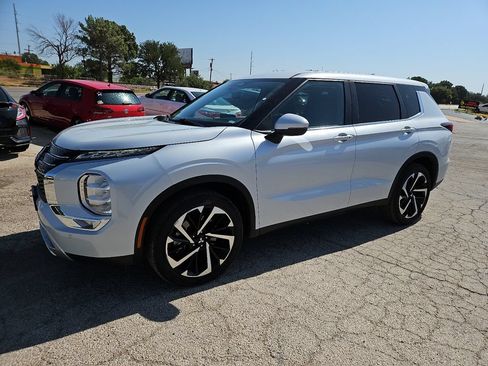Used 2024 Mitsubishi Outlander SE FWD image 5