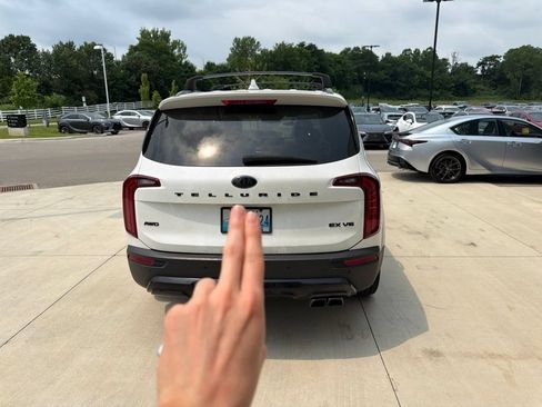 Used 2021 Kia Telluride EX w/ EX Premium Package AWD/4WD image 6