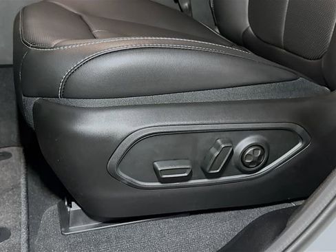 New 2025 Jeep Grand Cherokee L Limited w/ Luxury Tech Group II image 13