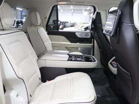 Used 2019 Lincoln Navigator L Black Label image 20