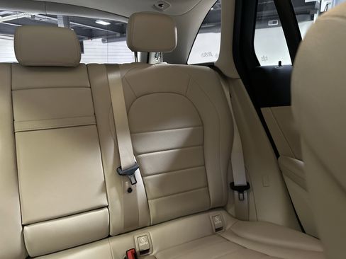 Certified 2022 Mercedes-Benz GLC 300 4MATIC image 29