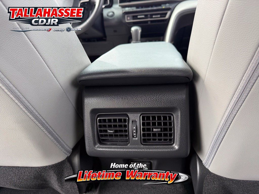 Used 2025 Toyota Camry SE w/ Convenience Package FWD image 34