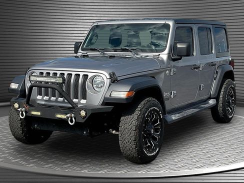 Used 2019 Jeep Wrangler Unlimited Sport S AWD/4WD image 3