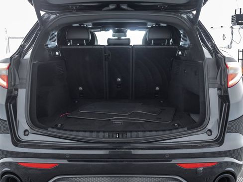 Used 2023 Alfa Romeo Stelvio Veloce AWD/4WD image 39