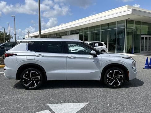 Used 2023 Mitsubishi Outlander SEL AWD/4WD image 2