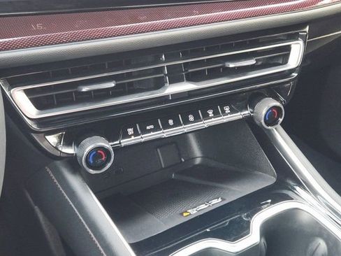 Used 2024 Chevrolet Traverse Z71 w/ Enhanced Driving Package image 21