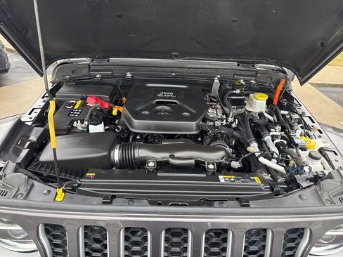 Used 2022 Jeep Wrangler Unlimited Sahara image 44