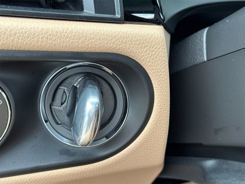 Used 2025 Porsche Macan image 27