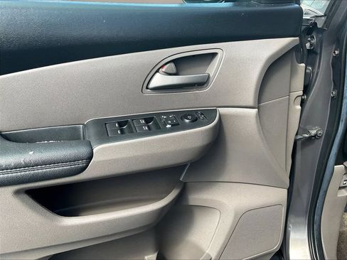 Used 2012 Honda Odyssey EX image 17