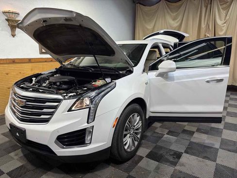 Used 2017 Cadillac XT5 Luxury w/ Driver Awareness Package FWD image 11