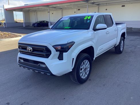 Certified 2024 Toyota Tacoma SR5 image 5