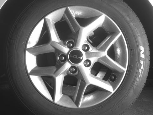 Used 2025 Kia Soul LX w/ LX Technology Package image 14