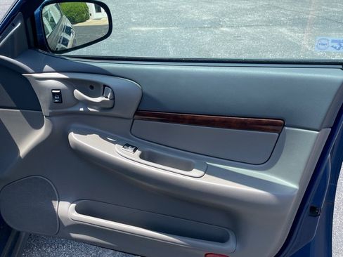 Used 2003 Chevrolet Impala FWD image 21