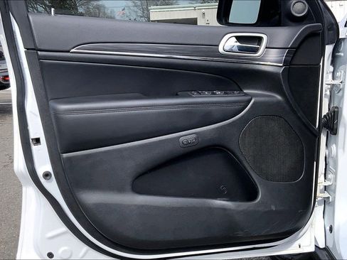 Used 2022 Jeep Grand Cherokee Limited image 20