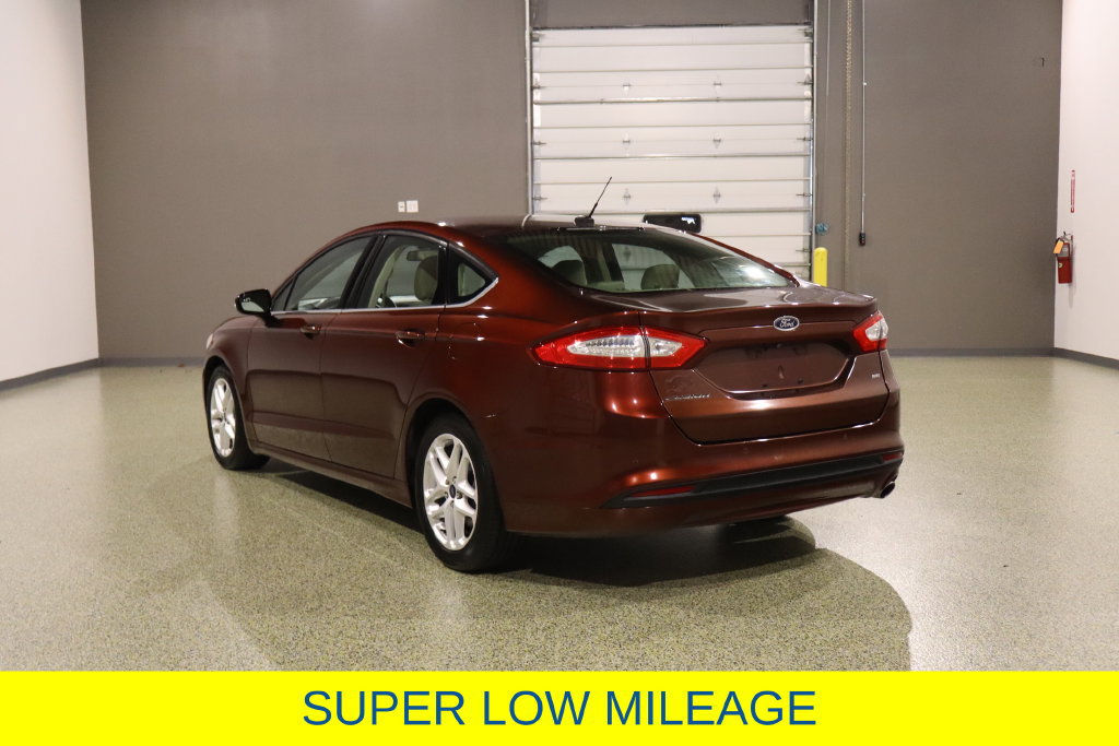 Used 2016 Ford Fusion SE FWD image 7