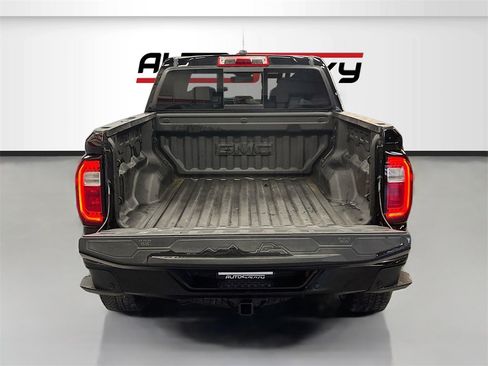 Used 2025 GMC Canyon Denali image 28