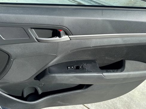 Used 2018 Hyundai Elantra SEL image 15