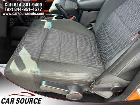 Used 2012 Jeep Wrangler Unlimited Sport w/ Connectivity Group AWD/4WD image 8