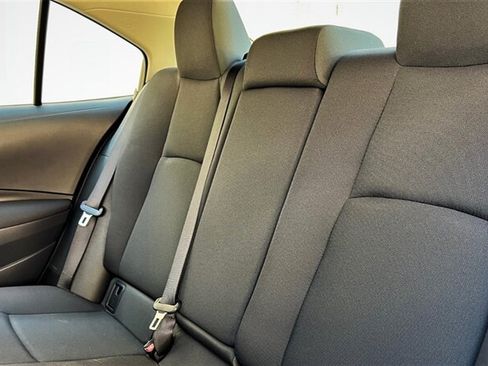 Used 2022 Toyota Corolla LE FWD image 11