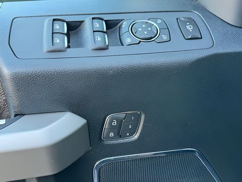 Used 2019 Ford F250 Lariat w/ Lariat Ultimate Package AWD/4WD image 38