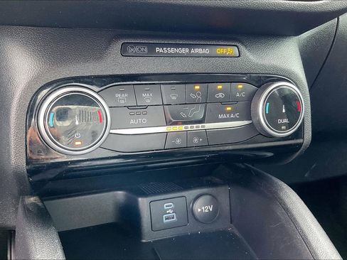 Used 2022 Ford Escape SE w/ SE Sport Appearance Package FWD image 32