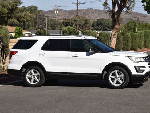 Used 2016 Ford Explorer XLT AWD/4WD image 19
