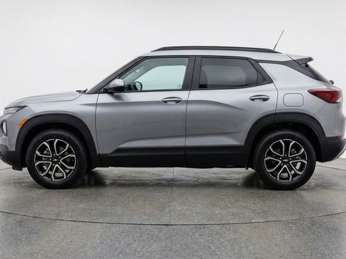 Used 2025 Chevrolet TrailBlazer LT FWD image 5