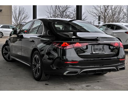 New 2026 Mercedes-Benz E 350 4MATIC Sedan image 4