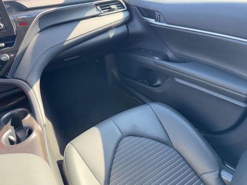 Used 2024 Toyota Camry SE image 15