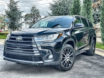 Used 2017 Toyota Highlander SE