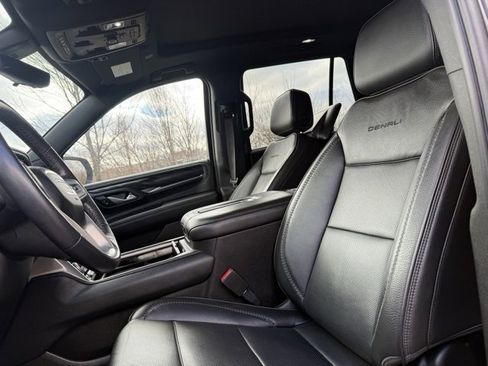 Used 2021 GMC Yukon Denali w/ Denali Premium Package image 15