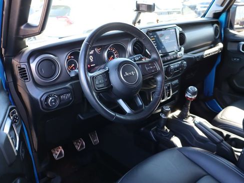 Used 2022 Jeep Gladiator Sport image 14