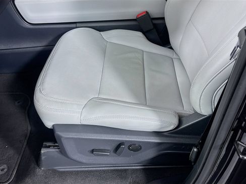 Certified 2025 Ford Expedition Platinum AWD/4WD image 20
