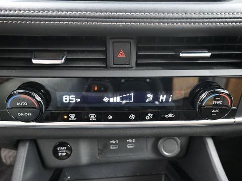 Used 2024 Nissan Rogue SV image 20