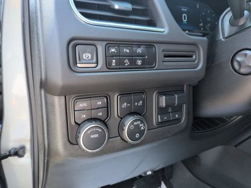 Used 2024 Chevrolet Tahoe Z71 w/ Luxury Package AWD/4WD image 13