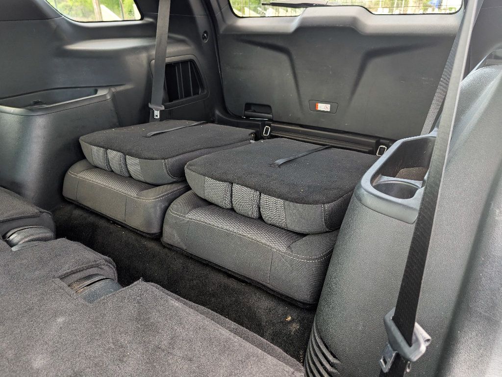 Used 2018 Ford Explorer XLT AWD/4WD image 18
