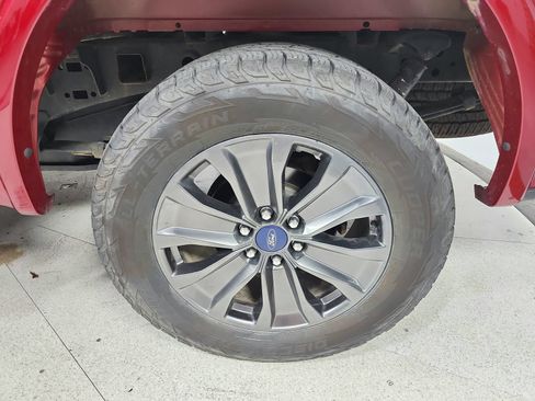 Used 2018 Ford F150 Lariat w/ Equipment Group 502A Luxury AWD/4WD image 14
