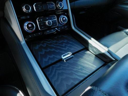 Used 2023 GMC Yukon XL Denali image 13