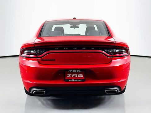 Used 2021 Dodge Charger SXT w/ Leather Interior Group RWD image 4